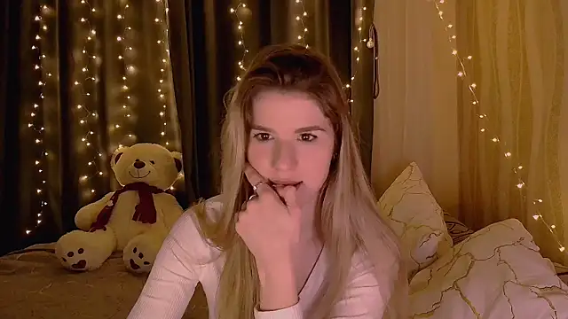 Alisa Swan  online show from May 2026 08:03:02 PM