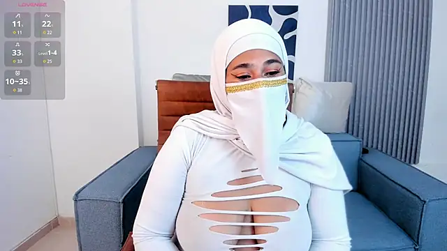 Snapshot of Thalia_hala chatting on May 2026 06:04:01 PM Thalia hala online show from May 2026 06:04:01 PM