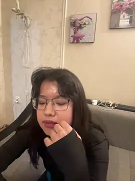 Snapshot of Z_Milll chatting on April 2026 07:07:02 PM Z Milll online show from April 2026 07:07:02 PM
