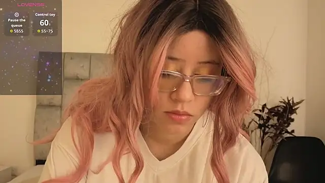 Snapshot of Izumi__ chatting on April 2026 04:04:02 AM Izumi online show from April 2026 04:04:02 AM
