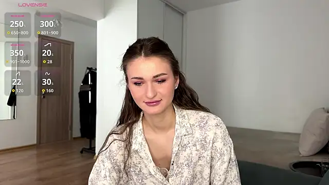 HallieHollo online show from May 2026 11:08:02 AM