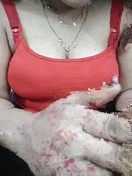 Your Mommy 003 online show from April 2026 08:51:01 PM