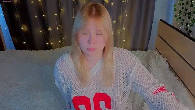 unburnedgirl online show from June 2026 02:12:01 PM