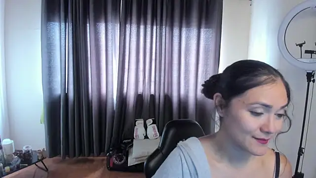Snapshot of FreyaRouge chatting on July 2026 06:43:02 PM FreyaRouge online show from July 2026 06:43:02 PM