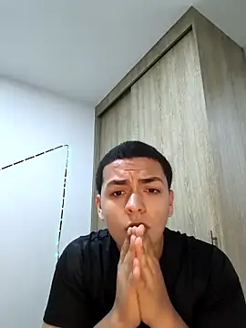 Snapshot of EnzoGold19 chatting on March 2026 07:31:01 AM EnzoGold19 online show from March 2026 07:31:01 AM