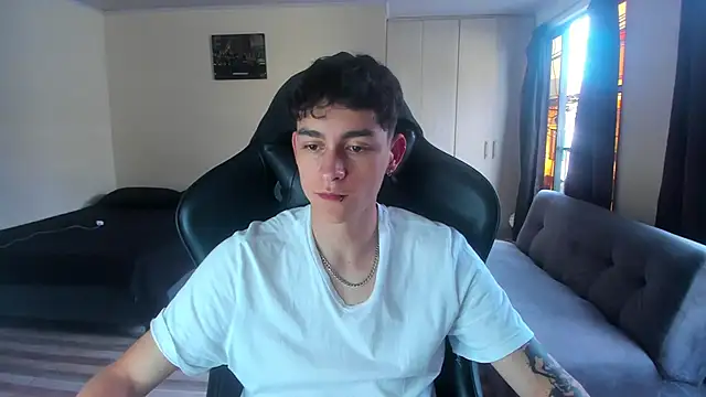 Snapshot of Luke_Chill chatting on April 2026 09:34:01 PM Luke Chill online show from April 2026 09:34:01 PM