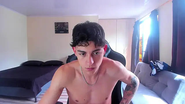 Snapshot of Luke_Chill chatting on April 2026 03:12:01 PM Luke Chill online show from April 2026 03:12:01 PM