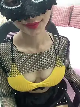 Snapshot of SUMITI_ chatting on April 2026 07:45:01 PM SUMITI online show from April 2026 07:45:01 PM