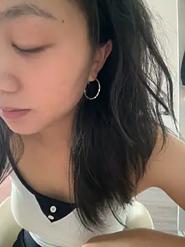 Snapshot of Shanshan_1267 chatting on May 2026 08:56:01 AM Shanshan 1267 online show from May 2026 08:56:01 AM