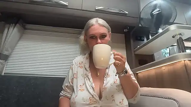 Snapshot of BustySwingingSlut chatting on July 2026 08:40:02 AM BustySwingingSlut online show from July 2026 08:40:02 AM