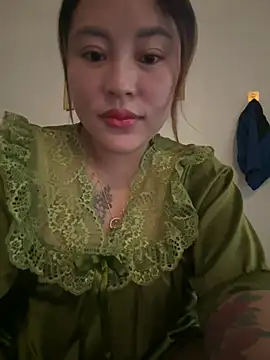 Snapshot of Lina-Naughty chatting on April 2026 06:03:01 AM Lina-Naughty online show from April 2026 06:03:01 AM