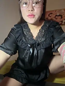 Snapshot of Lina-Naughty chatting on May 2026 05:45:01 AM Lina-Naughty online show from May 2026 05:45:01 AM
