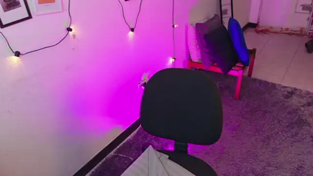 Snapshot of swag_hoe chatting on April 2026 09:15:02 PM swag hoe online show from April 2026 09:15:02 PM