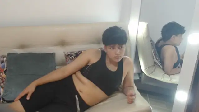 Snapshot of BlakeTaylor21 chatting on April 2026 06:14:02 PM BlakeTaylor21 online show from April 2026 06:14:02 PM