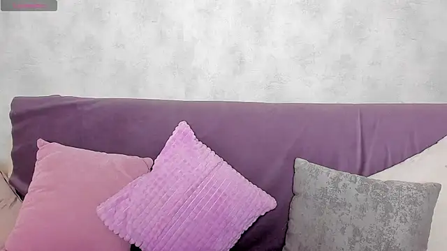 Snapshot of Simply_Alex chatting on June 2026 01:04:02 AM Simply Alex online show from June 2026 01:04:02 AM