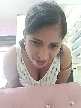 SofiaMendez1  online show from June 2026 05:39:02 PM