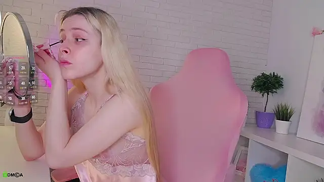 Snapshot of AmmyShaw chatting on April 2026 04:13:02 AM AmmyShaw online show from April 2026 04:13:02 AM