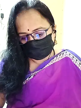 Snapshot of monisha_cam chatting on April 2026 10:48:01 AM monisha cam online show from April 2026 10:48:01 AM