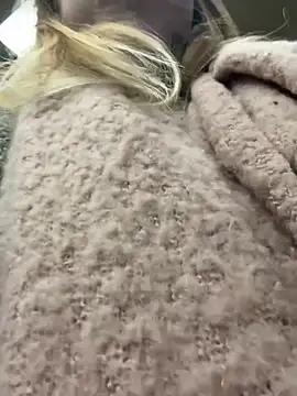 Snapshot of Cute_Mia69 chatting on April 2026 03:45:01 PM Cute Mia69 online show from April 2026 03:45:01 PM