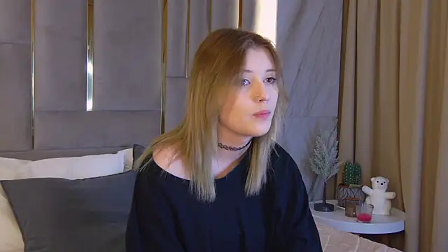 Snapshot of Mila_blum chatting on May 2026 06:13:01 PM Mila blum online show from May 2026 06:13:01 PM