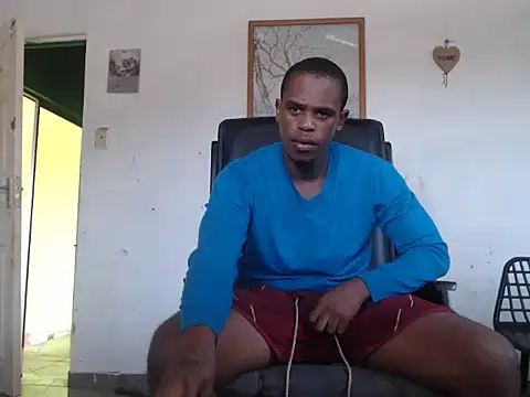 Snapshot of OfficialFrankX chatting on April 2026 09:15:01 AM OfficialFrankX online show from April 2026 09:15:01 AM