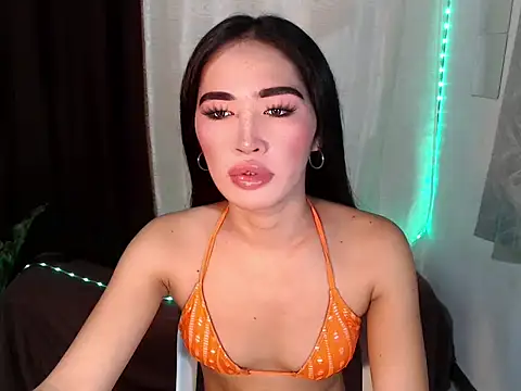 Snapshot of urasiankylie chatting on June 2026 06:07:01 PM urasiankylie online show from June 2026 06:07:01 PM