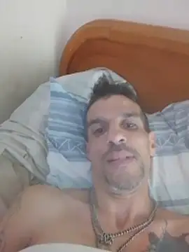 Guillelp online show from April 2026 03:32:01 PM