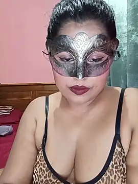 Snapshot of Maskedcurves chatting on July 2026 03:45:02 PM Maskedcurves online show from July 2026 03:45:02 PM