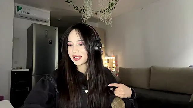 Elizabetswan online show from April 2026 11:49:01 AM