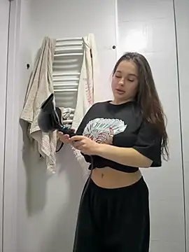 MonikaLoveXx online show from April 2026 11:55:02 AM