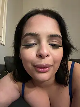 MiaKittyx0 online show from April 2026 01:51:01 AM