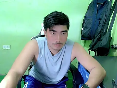 Snapshot of Hunkfireman chatting on May 2026 11:01:04 PM Hunkfireman online show from May 2026 11:01:04 PM