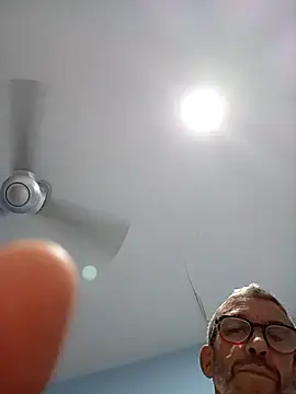 Snapshot of chris-sbh11 chatting on April 2026 06:11:01 AM chris-sbh11 online show from April 2026 06:11:01 AM