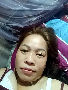 Snapshot of -Luni- chatting on August 2026 08:44:01 PM -Luni- online show from August 2026 08:44:01 PM