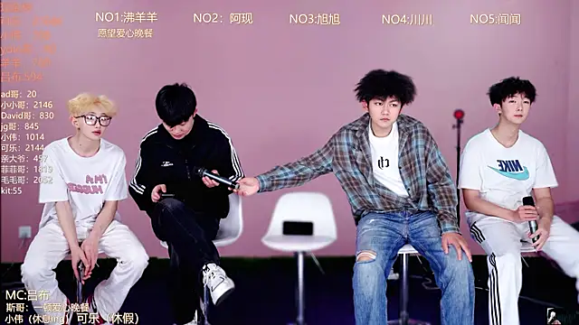 Snapshot of w-lucky02 chatting on April 2026 10:23:01 AM w-lucky02 online show from April 2026 10:23:01 AM