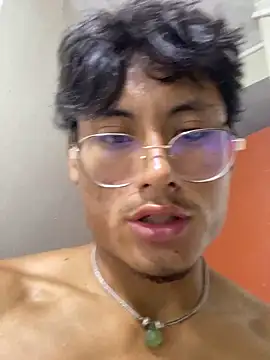 Snapshot of cachero0224 chatting on April 2026 01:21:01 AM cachero0224 online show from April 2026 01:21:01 AM