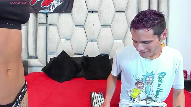 Snapshot of karlaandmatt chatting on June 2026 01:44:02 AM karlaandmatt online show from June 2026 01:44:02 AM