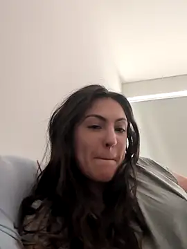 Snapshot of alwayswettt chatting on April 2026 06:45:01 PM alwayswettt online show from April 2026 06:45:01 PM