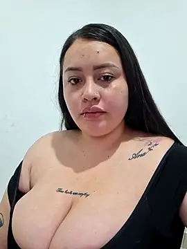 Stefiilove- online show from April 2026 03:23:01 PM