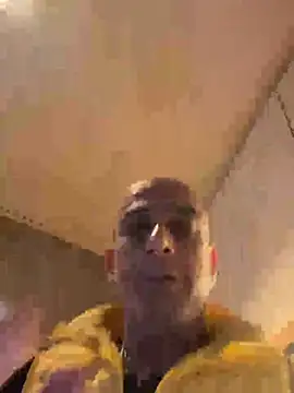 Snapshot of tubeton chatting on May 2026 09:09:02 PM tubeton online show from May 2026 09:09:02 PM
