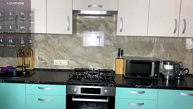 auroriell online show from April 2026 04:46:01 AM