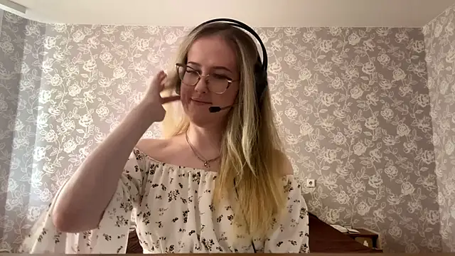 ElmiraGildea online show from April 2026 11:37:01 AM