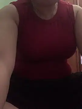 Snapshot of __Evelyn__ chatting on April 2026 06:32:01 AM Evelyn online show from April 2026 06:32:01 AM