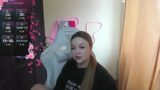 AmeliePeach online show from April 2026 04:57:01 AM