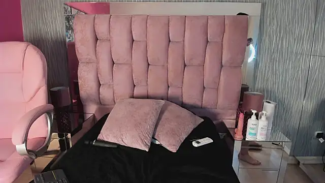 Ashly bloom  online show from July 2026 11:26:02 AM