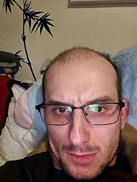 UpbeatXiphias online show from April 2026 08:20:02 PM