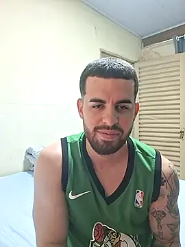 Snapshot of leoxxxgato chatting on April 2026 09:23:01 PM leoxxxgato online show from April 2026 09:23:01 PM