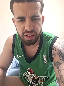 Snapshot of leoxxxgato chatting on April 2026 03:07:02 AM leoxxxgato online show from April 2026 03:07:02 AM