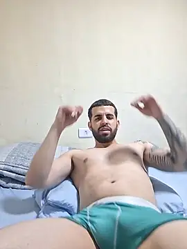 Snapshot of leoxxxgato chatting on April 2026 06:19:02 PM leoxxxgato online show from April 2026 06:19:02 PM