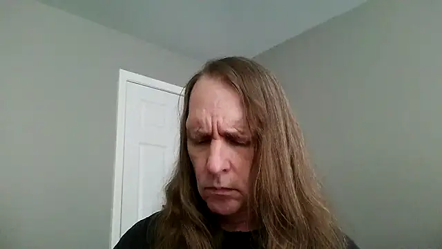 Magnus Luv online show from May 2026 02:03:01 PM